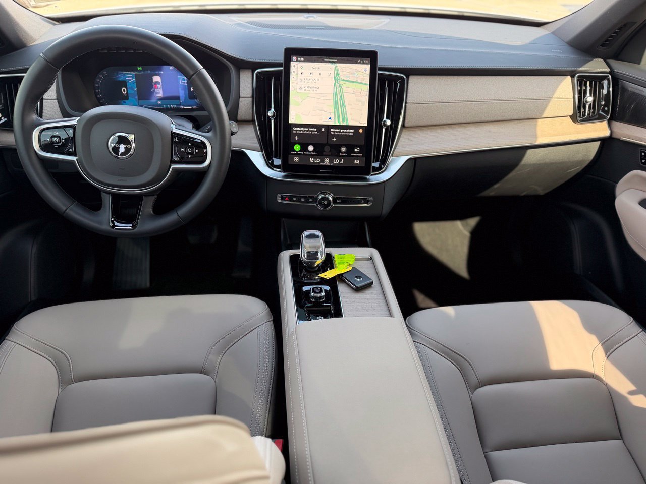 New 2026 Volvo XC90 B5 Plus w/ Protection Package Premier AWD/4WD image 12