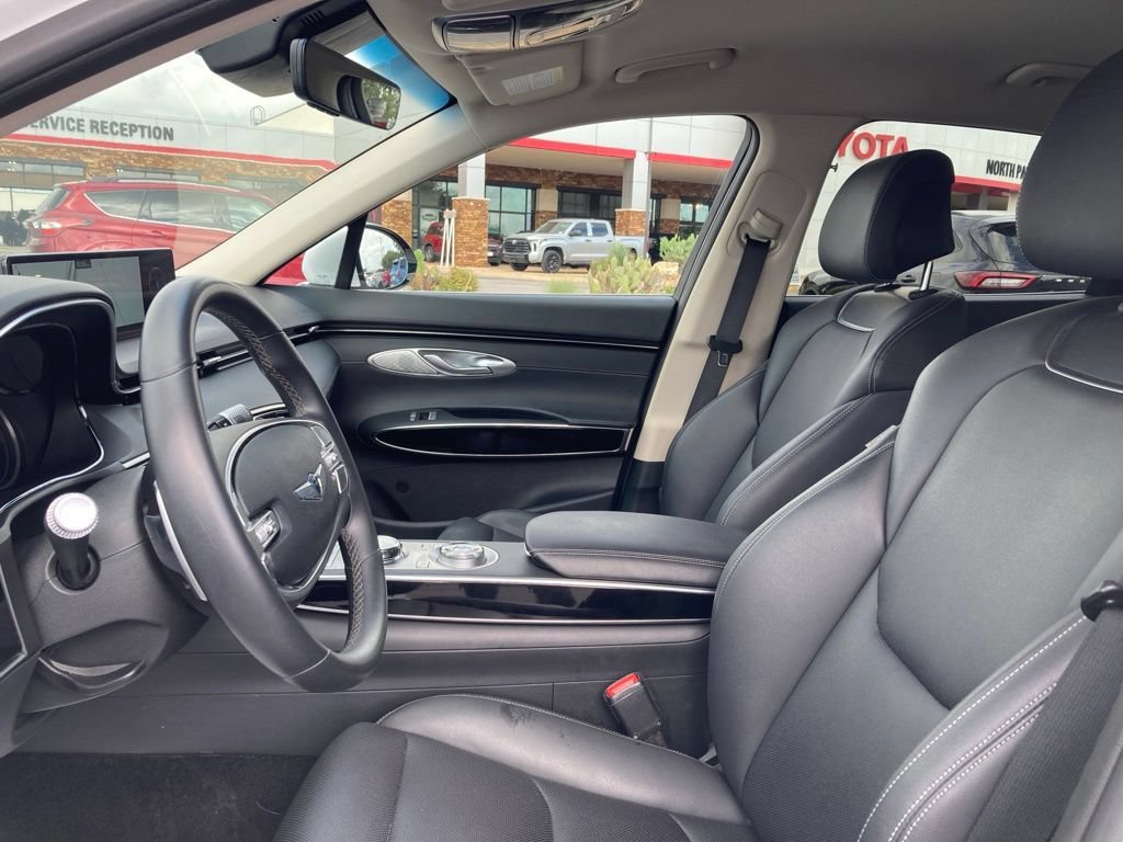 Used 2025 Genesis GV70 2.5T AWD/4WD image 10