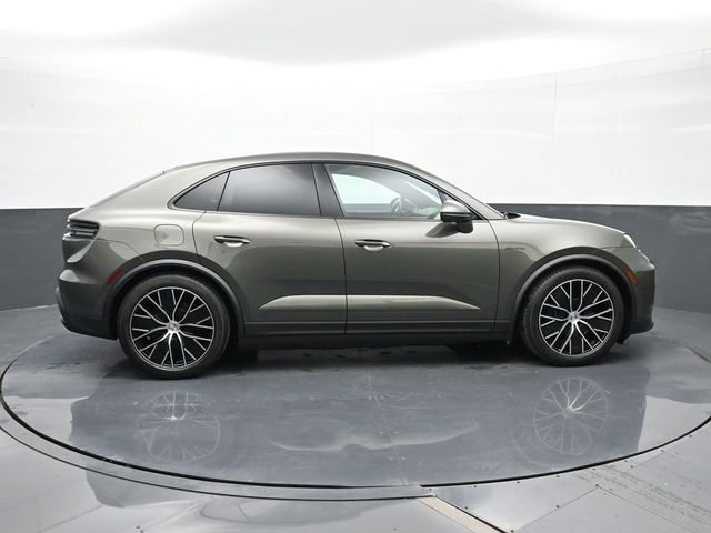 Certified 2025 Porsche Macan Electric RWD image 6