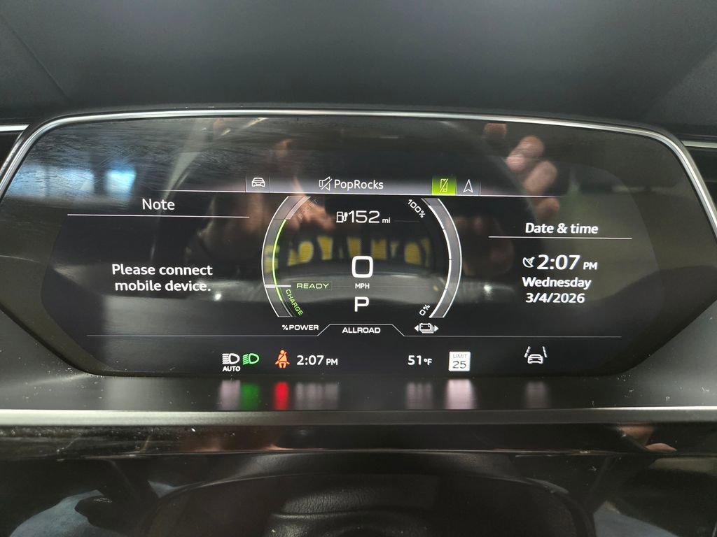Used 2022 Audi e-tron Premium Plus w/ Premium Plus Package image 19