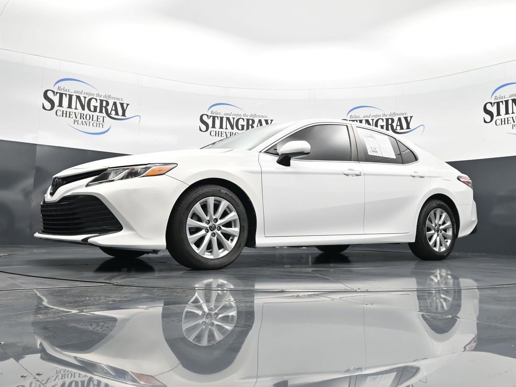 Used 2020 Toyota Camry LE image 19
