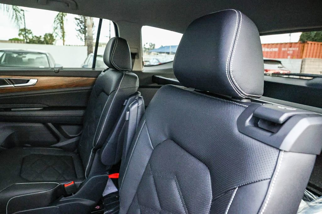 New 2026 Volkswagen Atlas SE image 32