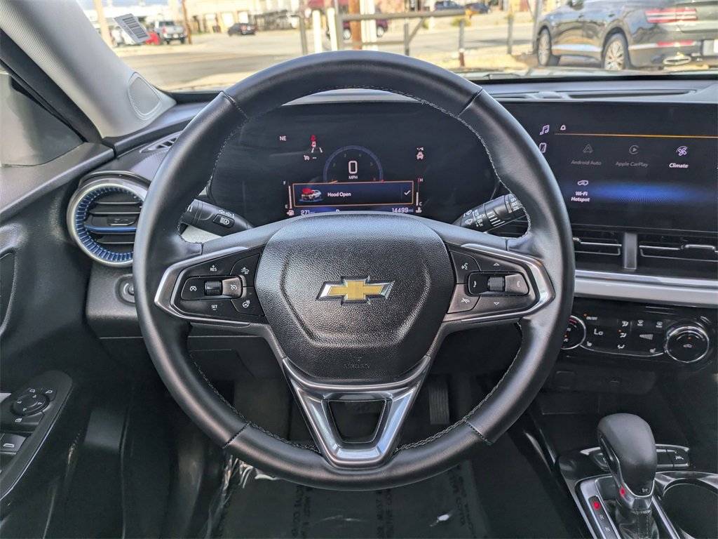 Used 2025 Chevrolet Trax LT w/ LT Convenience Package image 21