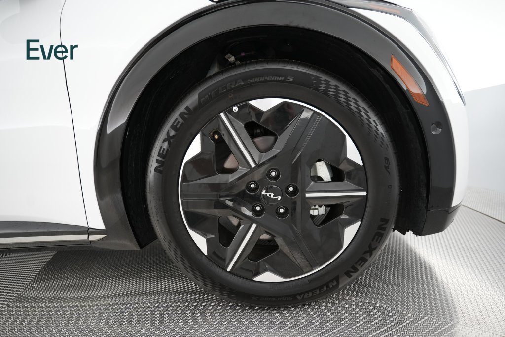 Used 2025 Kia EV6 Wind RWD image 21