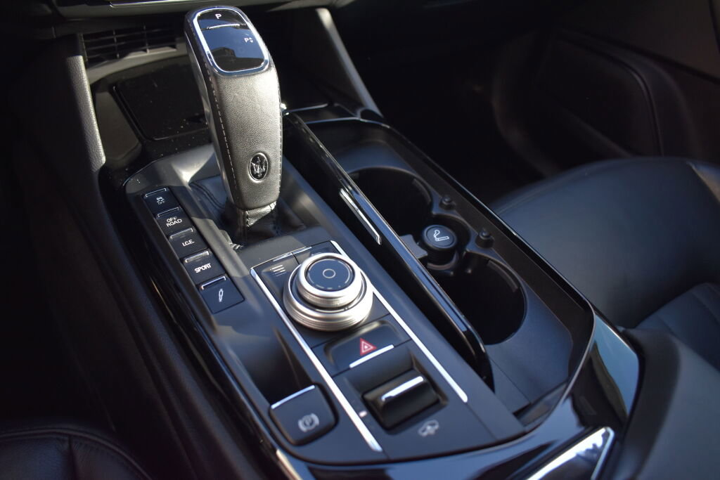 Used 2020 Maserati Levante 3.0L image 13