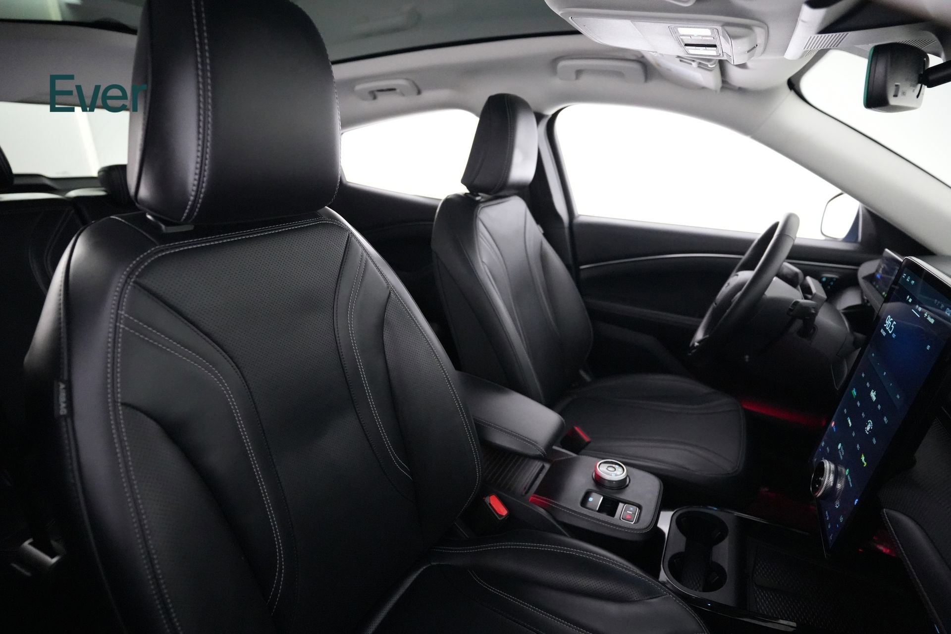 Used 2024 Ford Mustang Mach-E Premium image 23