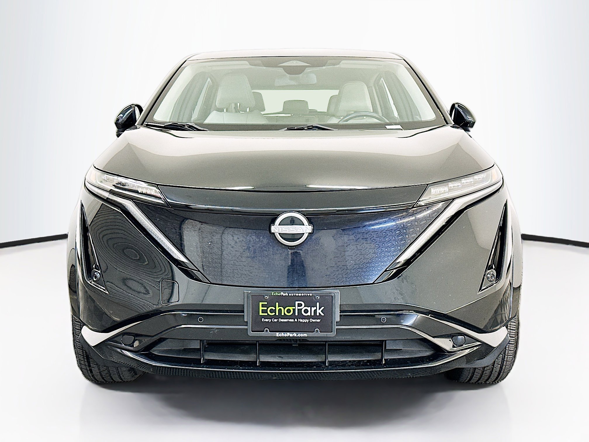 Used 2023 Nissan Ariya AWD image 2