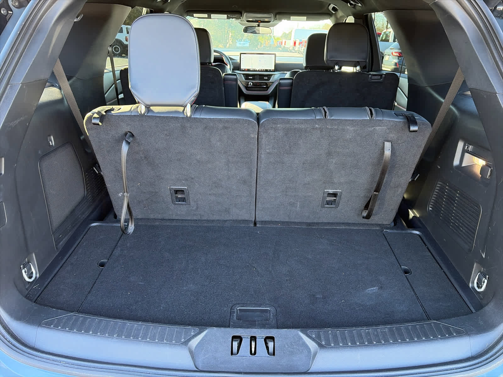 Used 2025 Ford Explorer ST-Line image 28