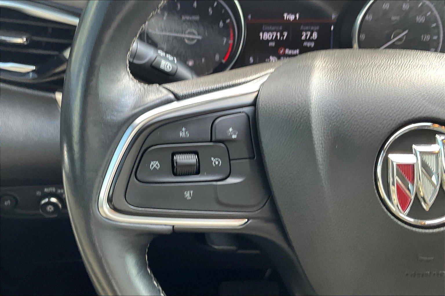 Used 2021 Buick Encore GX Select image 22