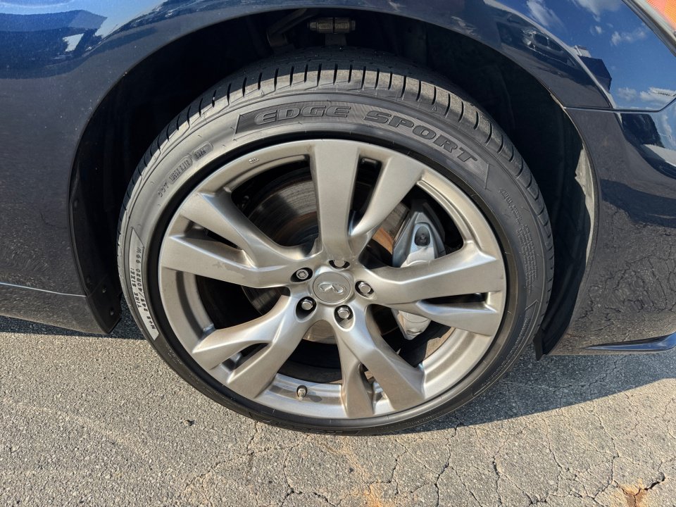 Used 2015 INFINITI Q70 3.7 w/ Sport Package AWD/4WD image 29