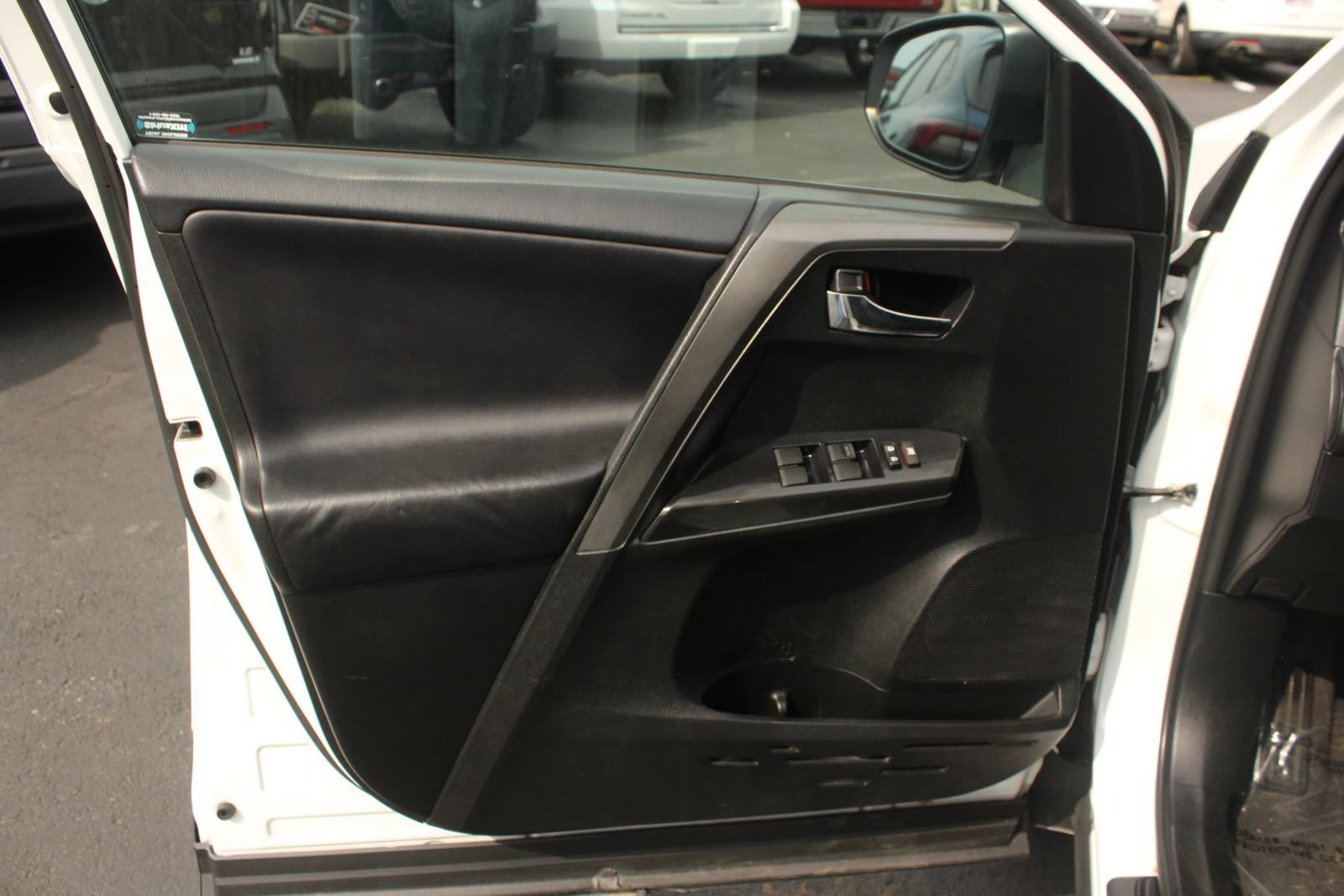 Used 2014 Toyota RAV4 XLE AWD/4WD image 14