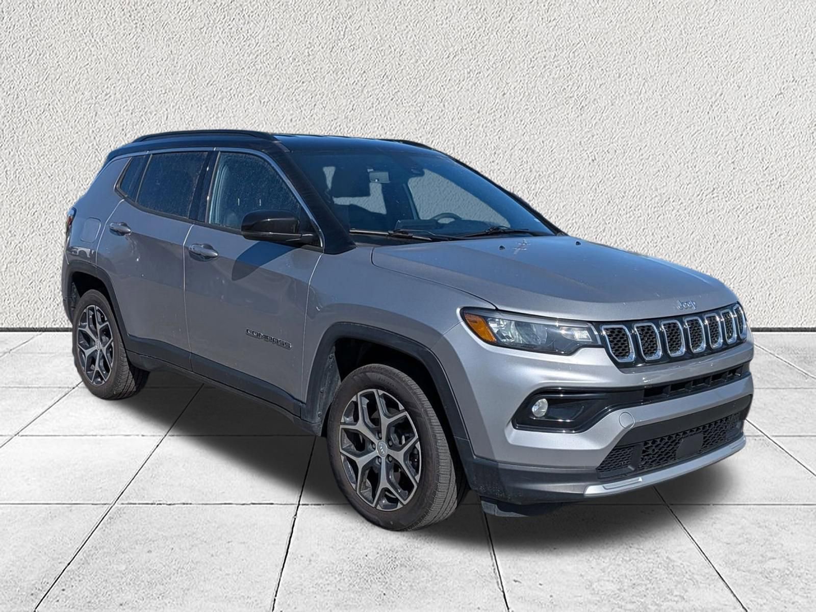 Used 2024 Jeep Compass Limited image 1
