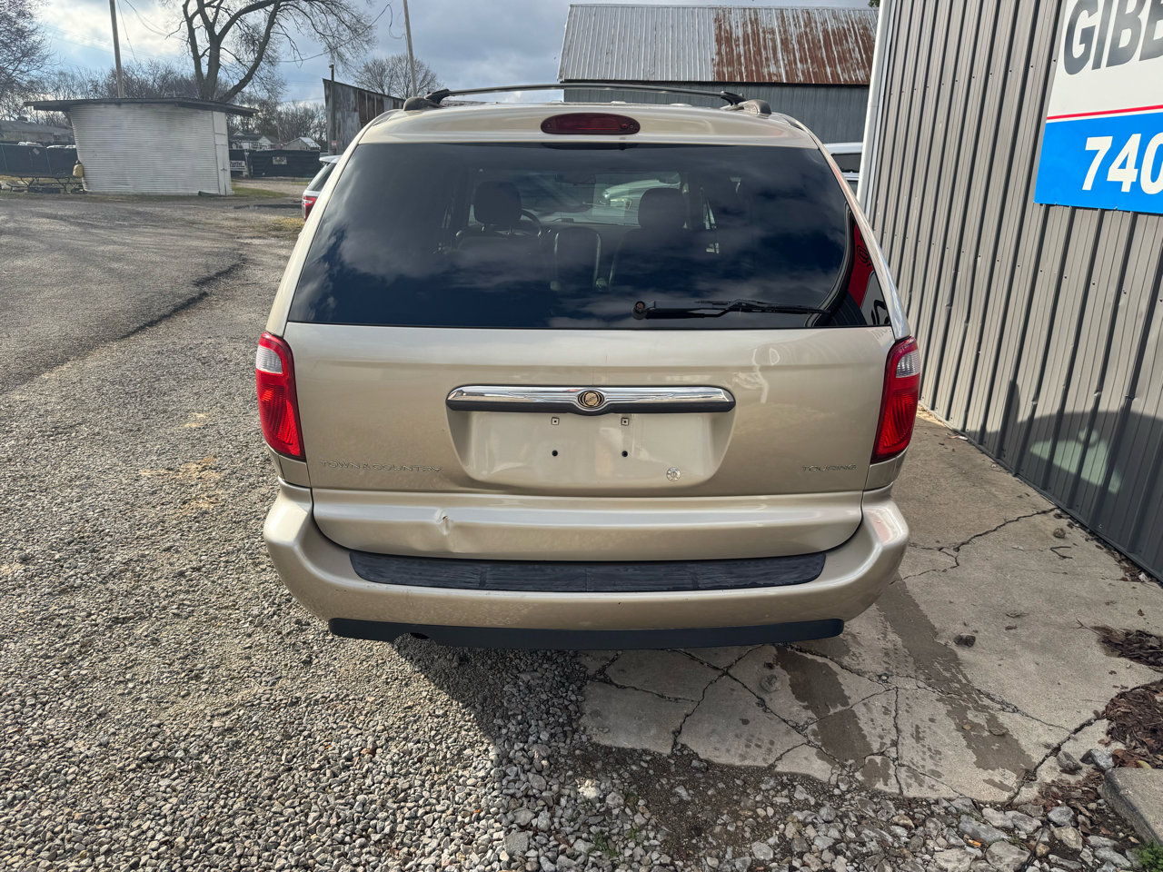 Used 2006 Chrysler Town & Country Touring image 3