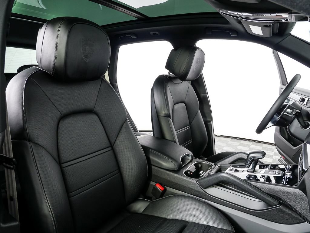Certified 2022 Porsche Cayenne image 25