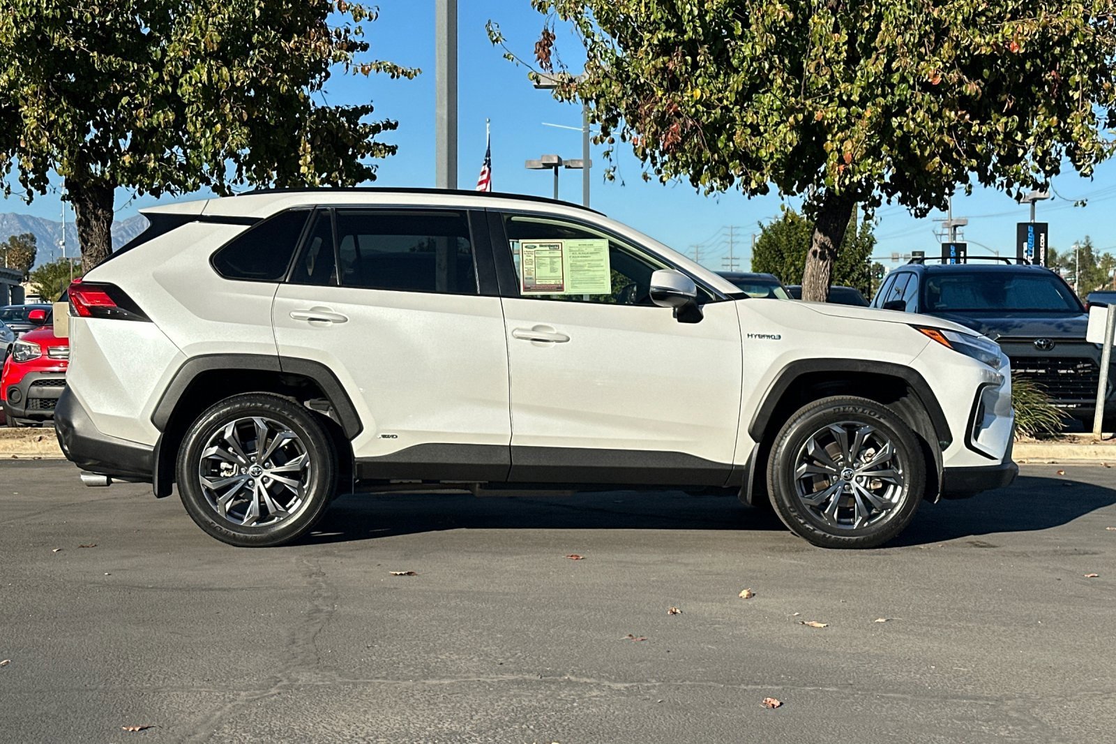 Used 2023 Toyota RAV4 XLE Premium image 3