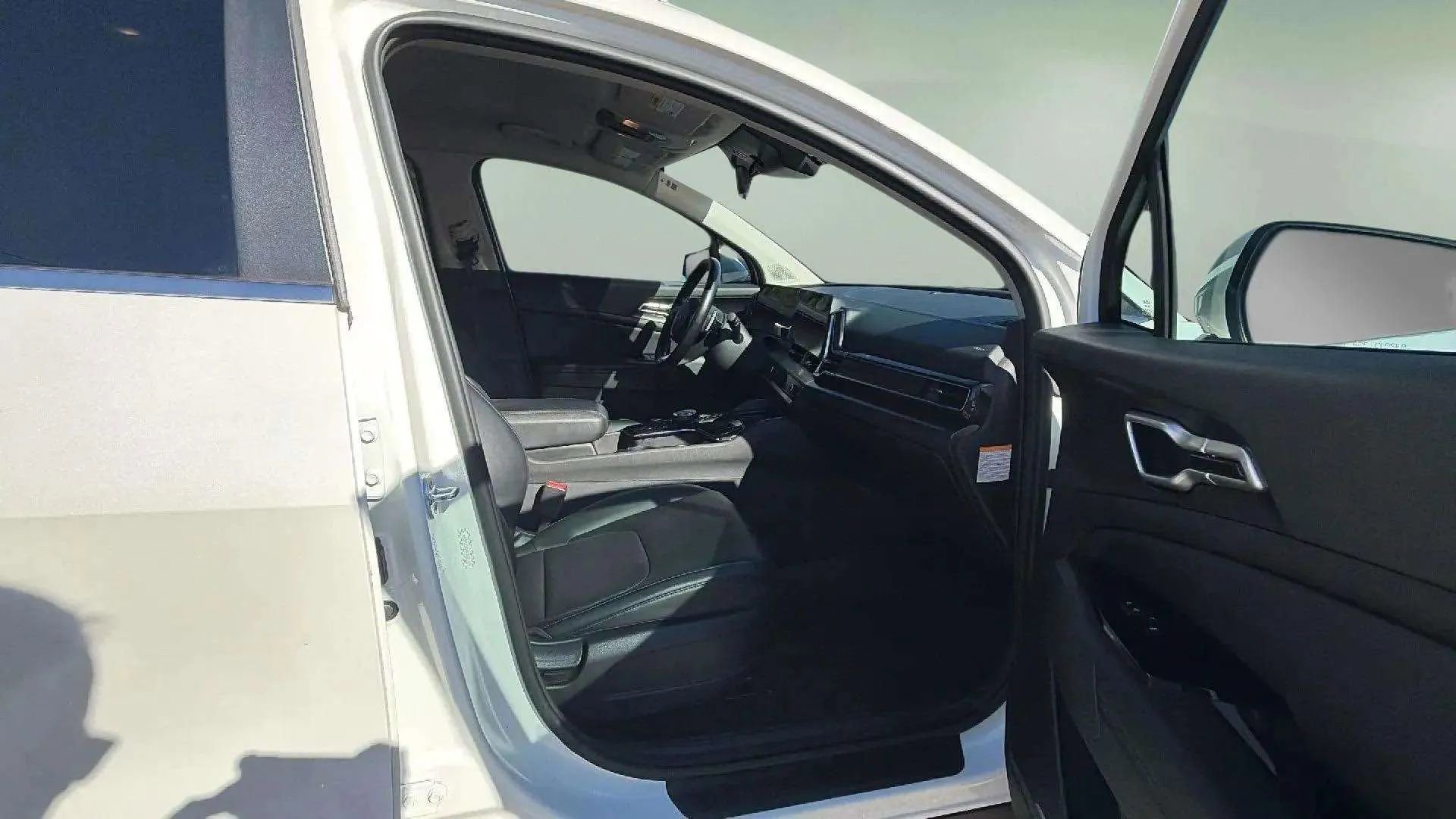 Used 2023 Kia Sportage EX image 13