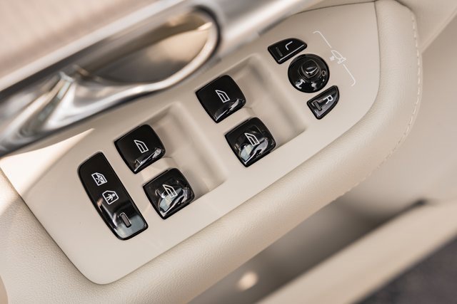 New 2026 Volvo XC90 T8 Ultra w/ Protection Package Premier image 32