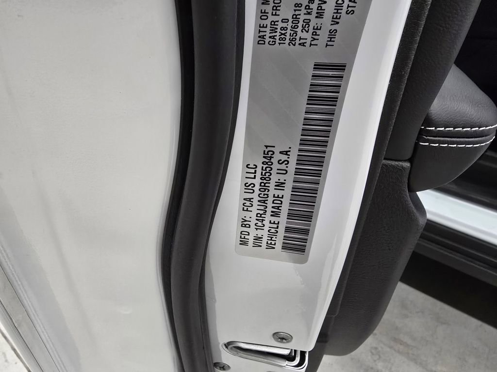 Used 2024 Jeep Grand Cherokee L Laredo w/ Luxury Tech Group I image 13