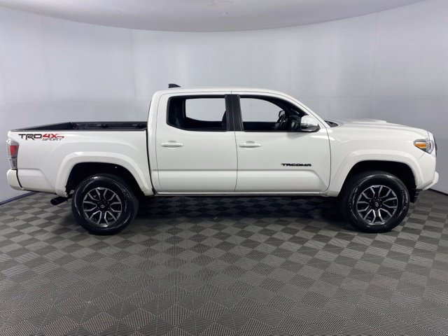 Used 2020 Toyota Tacoma TRD Sport AWD/4WD image 11