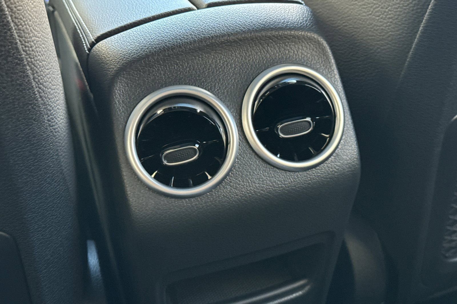 New 2026 Mercedes-Benz GLB 250 image 26