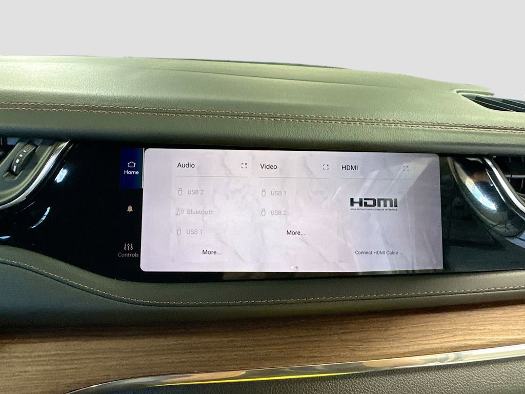 Used 2023 Jeep Grand Cherokee Summit w/ Advanced Protech Group IV AWD/4WD image 29