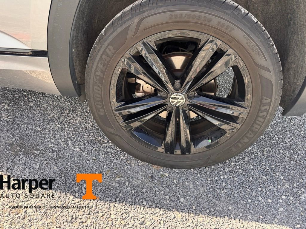 Used 2023 Volkswagen Atlas Cross Sport SEL R-Line image 20