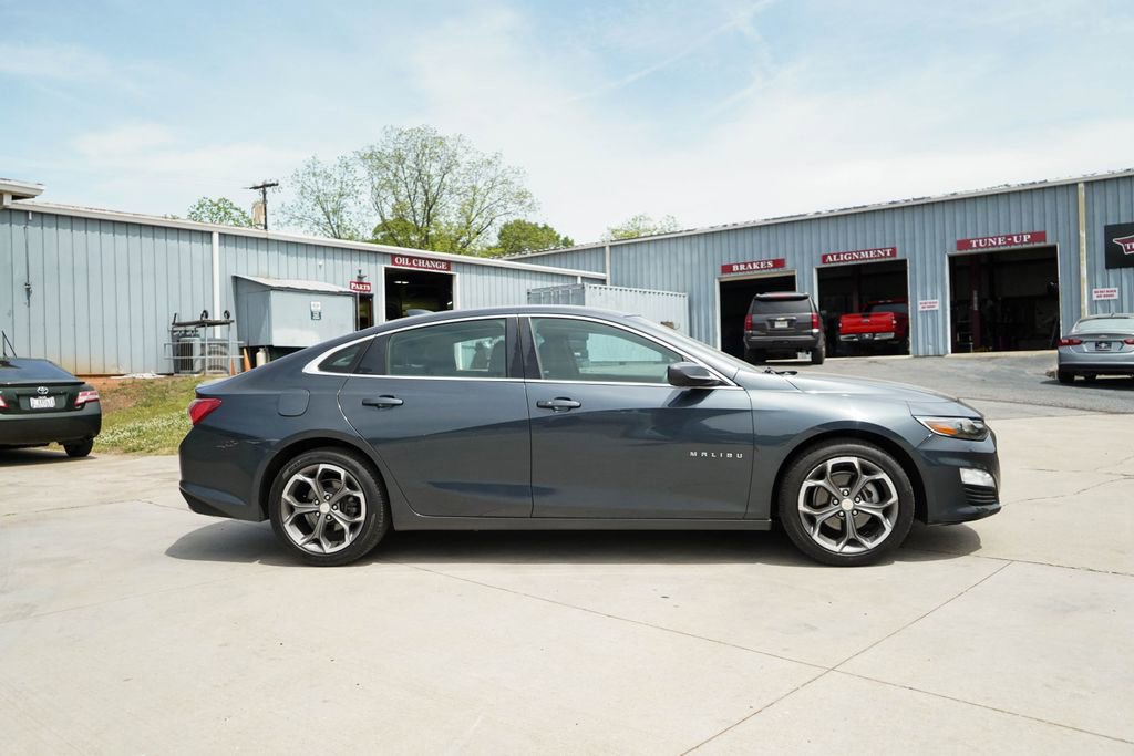 Used 2021 Chevrolet Malibu LT FWD image 3