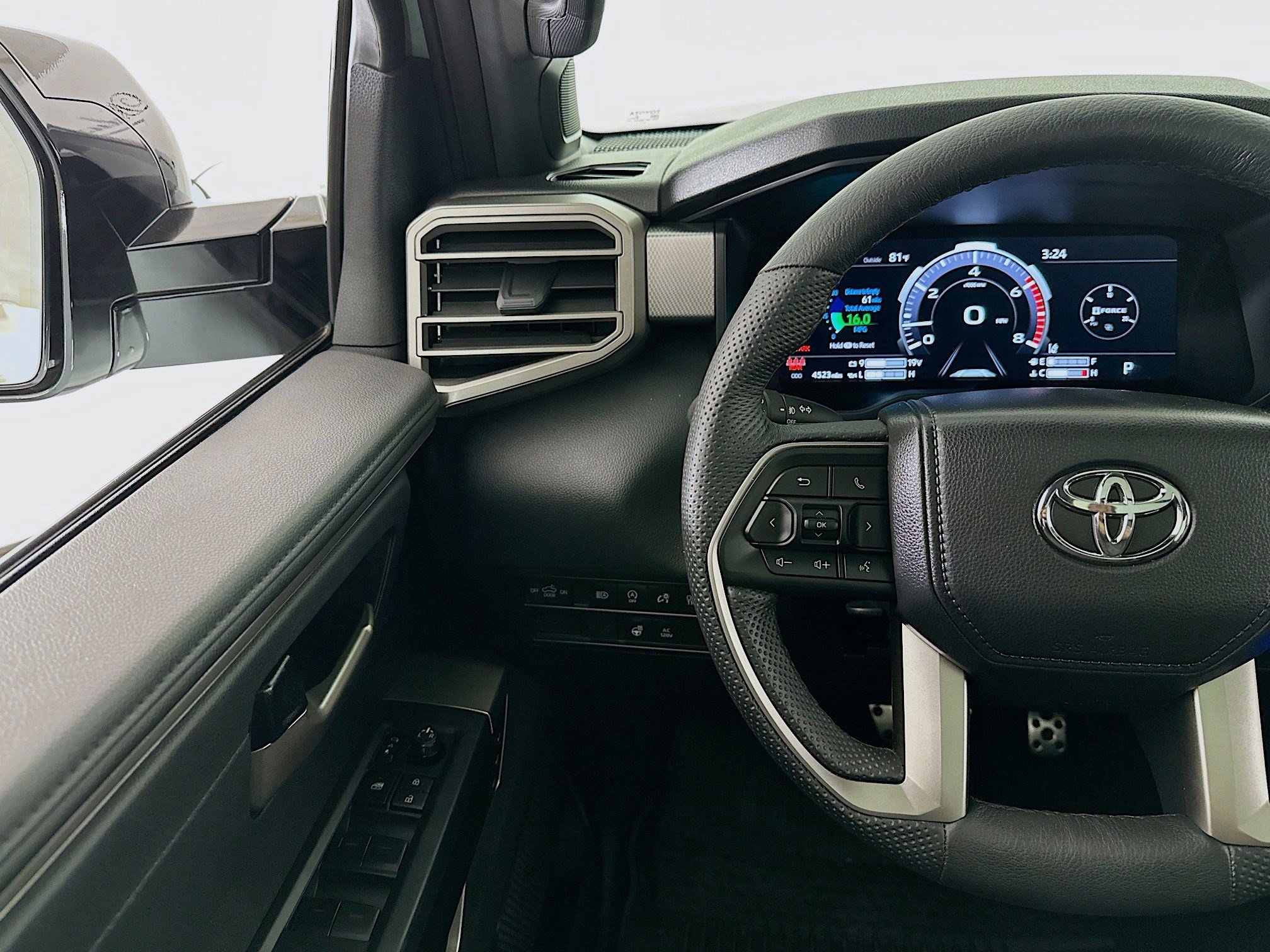 Used 2025 Toyota Tundra Limited w/ TRD Off-Road Package AWD/4WD image 10
