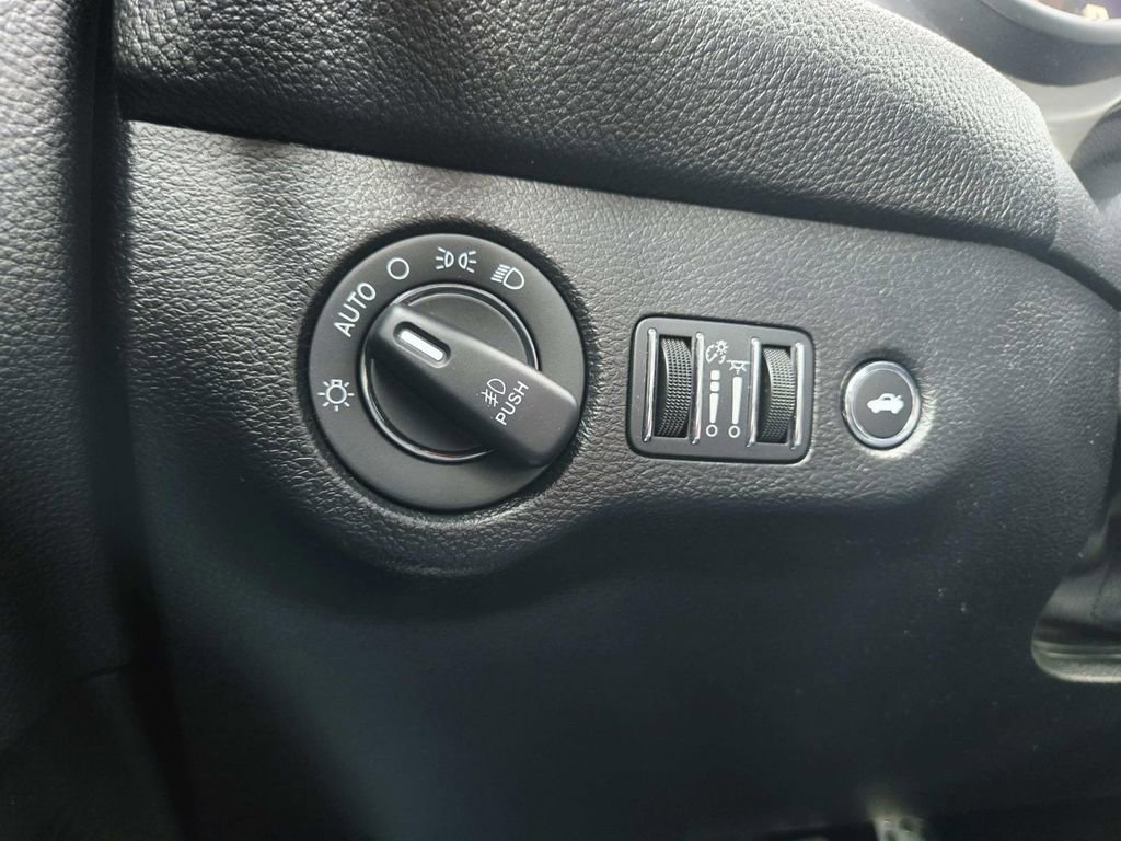 Used 2022 Dodge Challenger SXT w/ Blacktop Package image 30