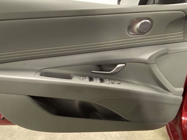 Certified 2025 Hyundai Elantra Sport image 13