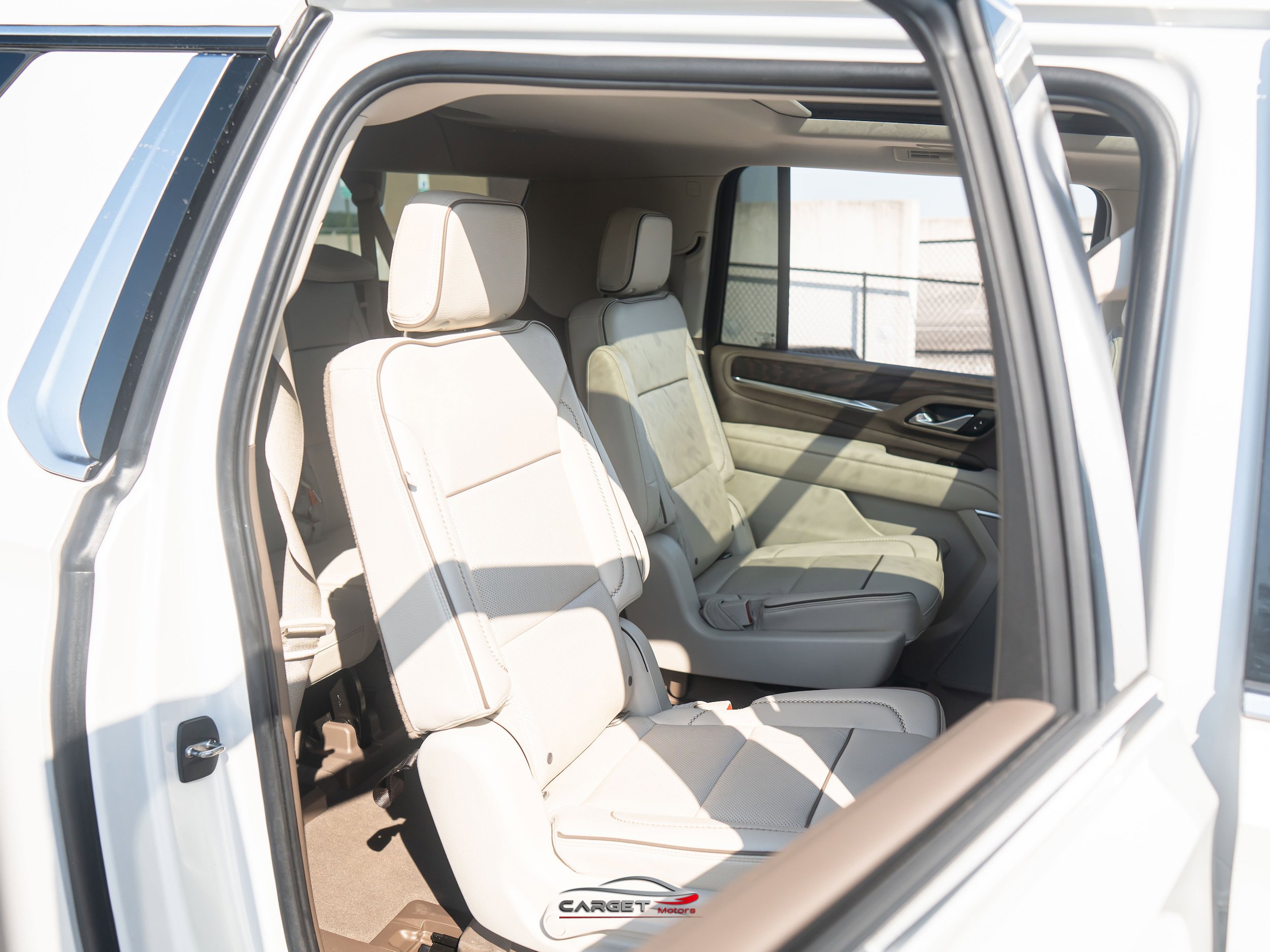 Used 2021 GMC Yukon XL Denali w/ Denali Premium Package AWD/4WD image 18