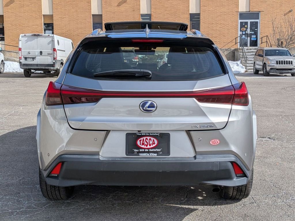 Used 2022 Lexus UX 250h 250h Base w/ Premium Package image 4