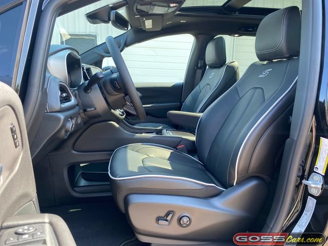 New 2027 Chrysler Pacifica Limited AWD/4WD image 27