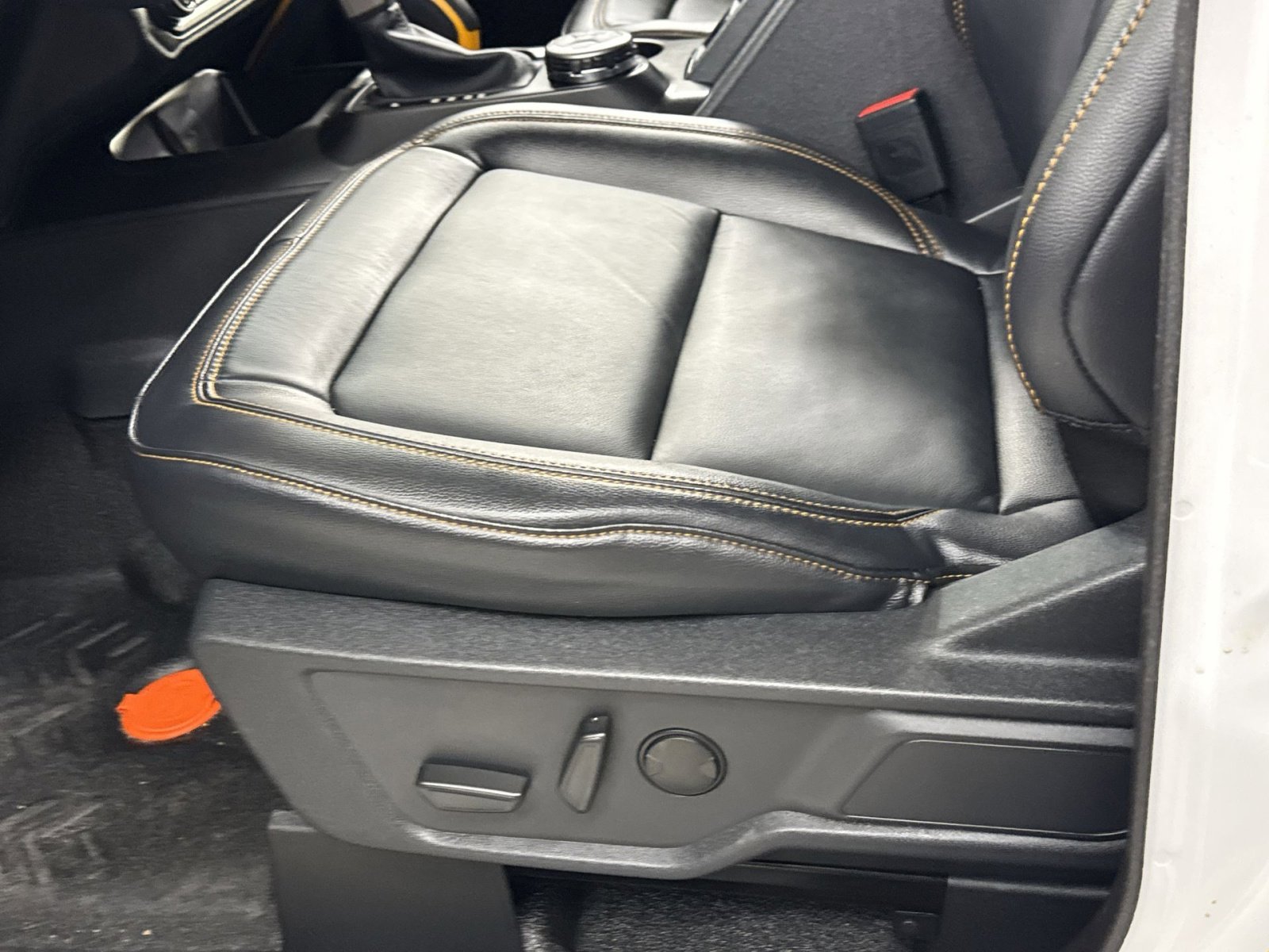 Used 2023 Ford Bronco Badlands image 18