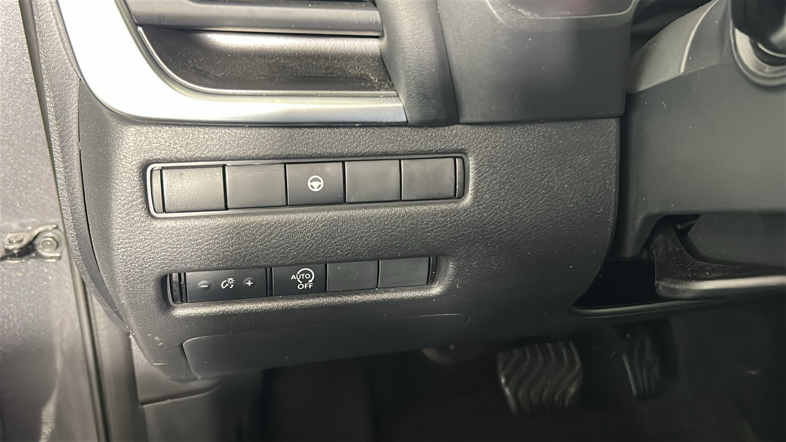 Used 2023 Nissan Rogue SV AWD/4WD image 24