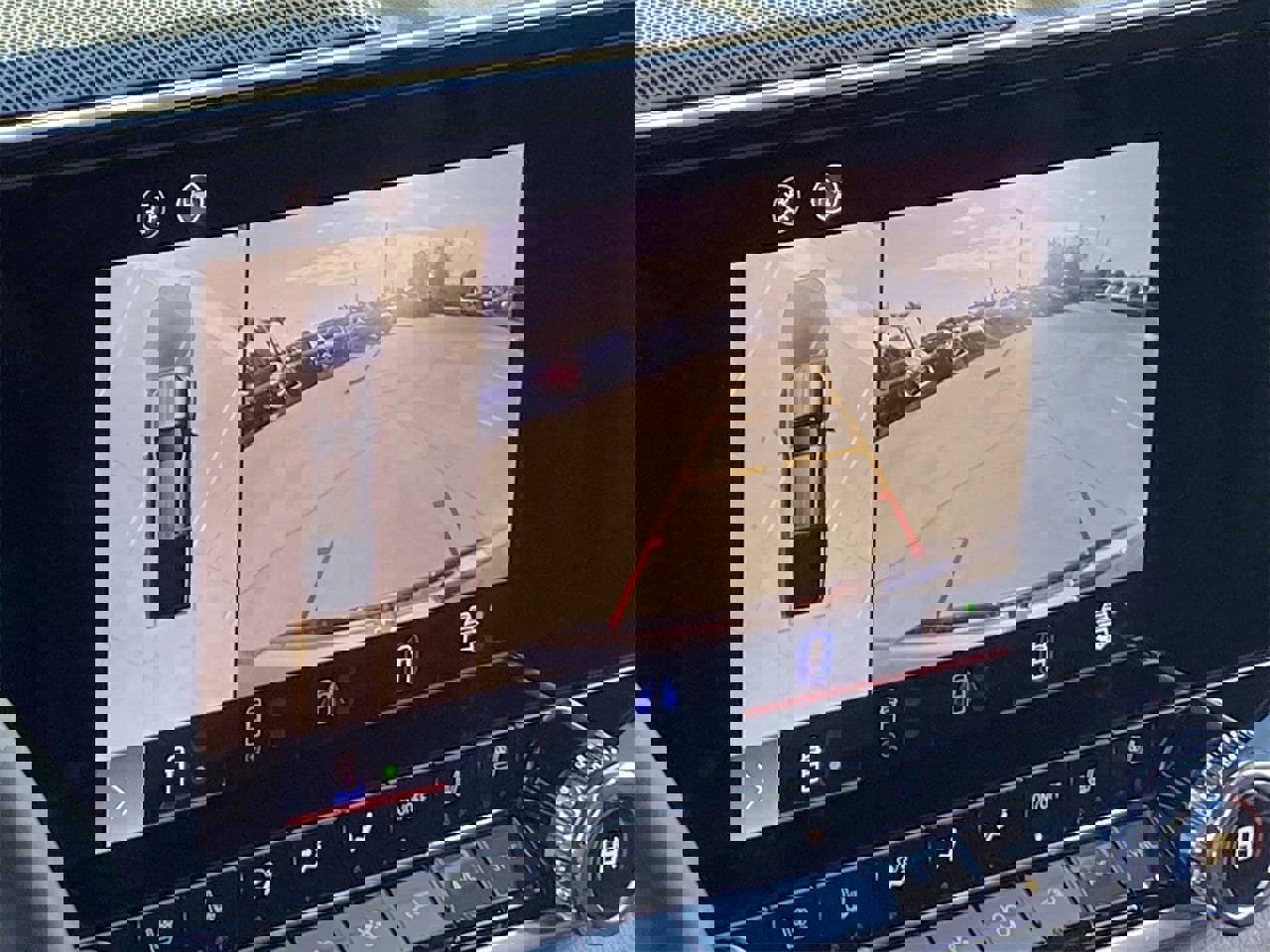 Used 2024 GMC Canyon Denali image 29