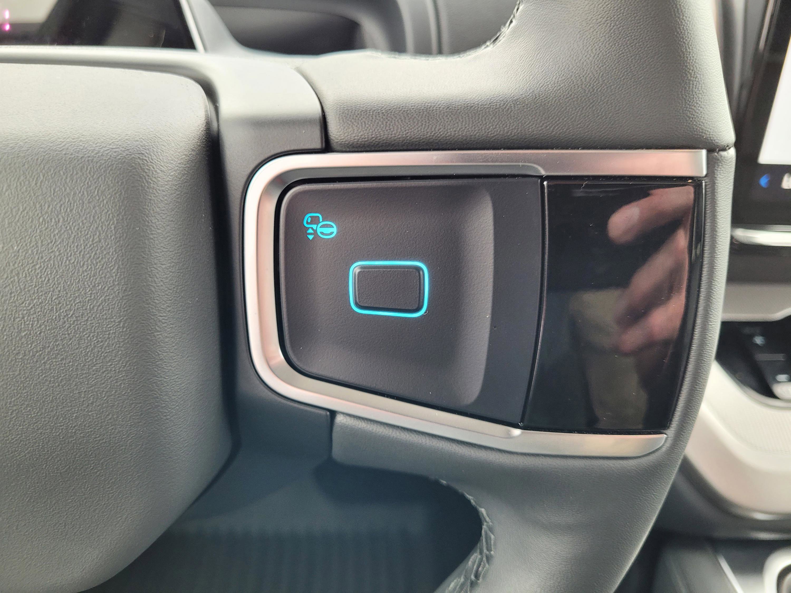 Used 2026 Ford Expedition Active image 13