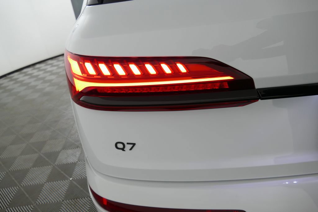 Used 2025 Audi Q7 3.0T Premium Plus w/ Premium Plus Package AWD/4WD image 2