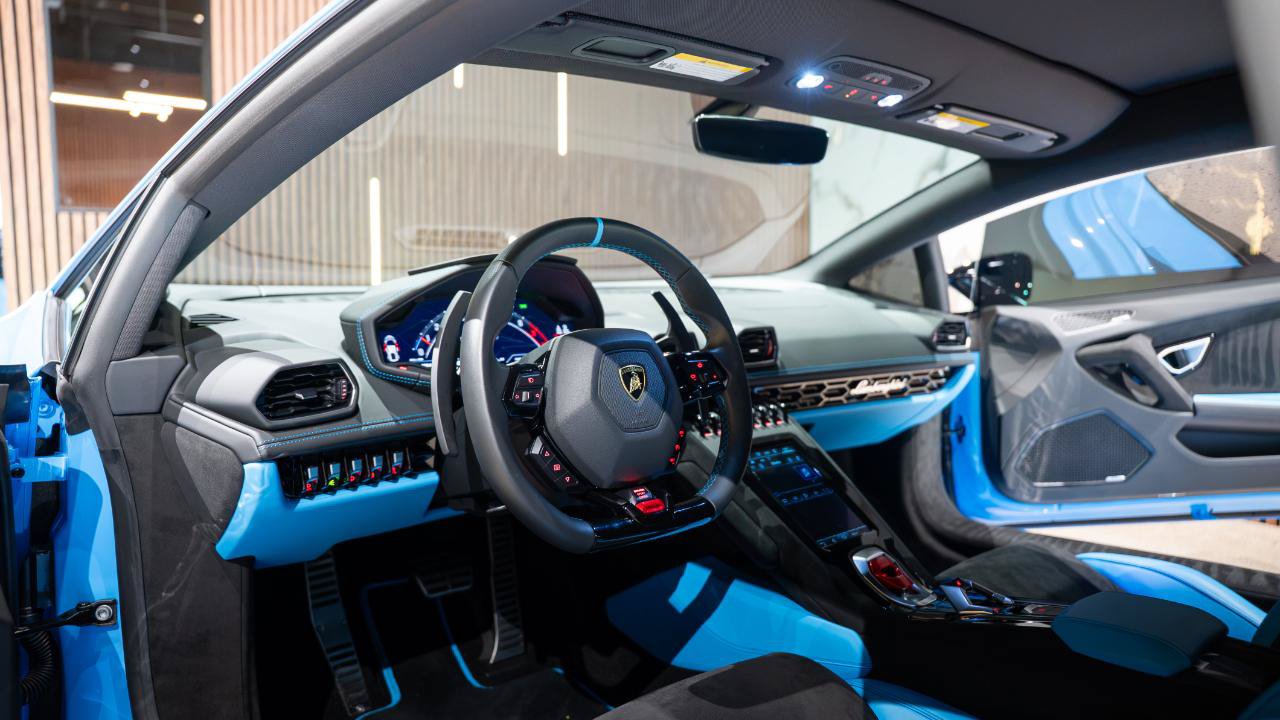 Used 2023 Lamborghini Huracan Tecnica RWD image 11