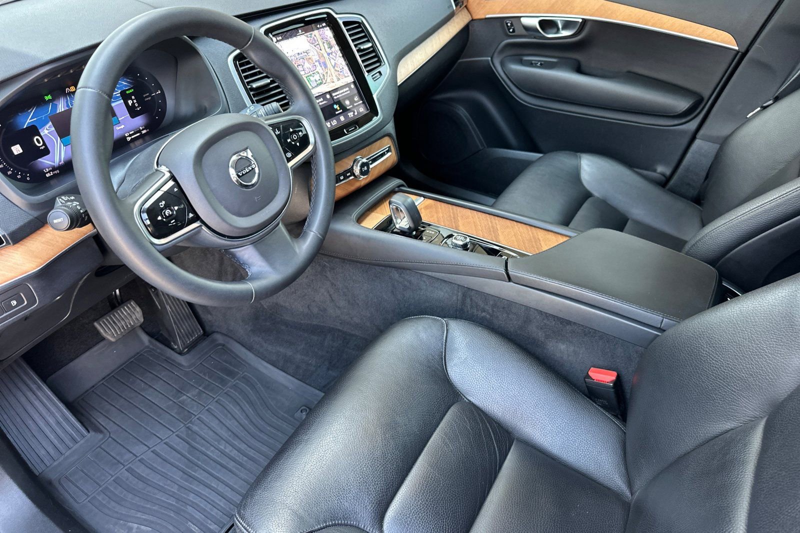 Used 2023 Volvo XC90 T8 Plus w/ Protection Package Premier AWD/4WD image 9