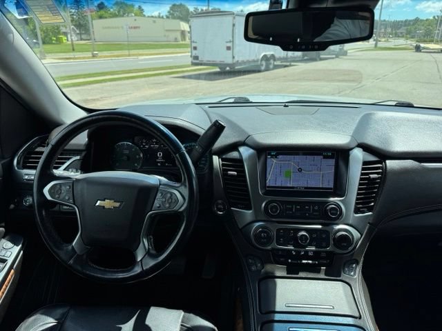 Used 2019 Chevrolet Suburban Premier AWD/4WD image 19