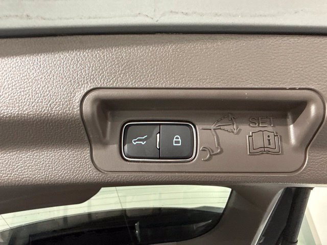 Used 2022 Ford Explorer Platinum w/ Equipment Group 601A AWD/4WD image 11