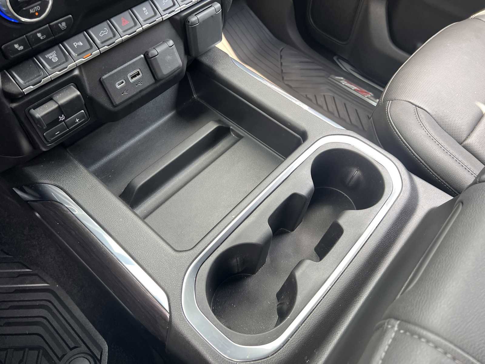 Used 2022 Chevrolet Silverado 2500 LTZ w/ LTZ Plus Package image 10