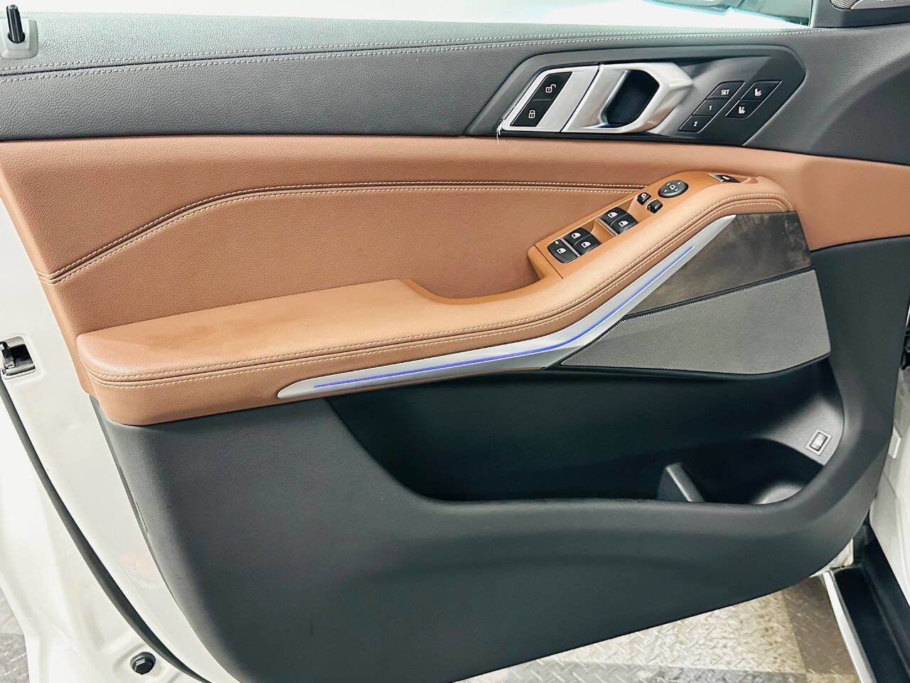 Used 2021 BMW X5 xDrive45e w/ Executive Package image 26