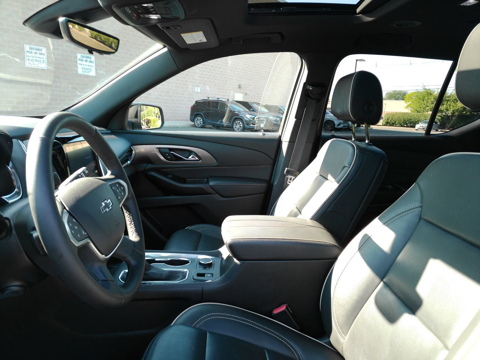 Certified 2023 Chevrolet Traverse Premier w/ Redline Edition AWD/4WD image 10