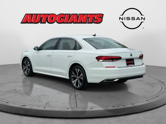 Used 2022 Volkswagen Passat 2.0T SE FWD image 7