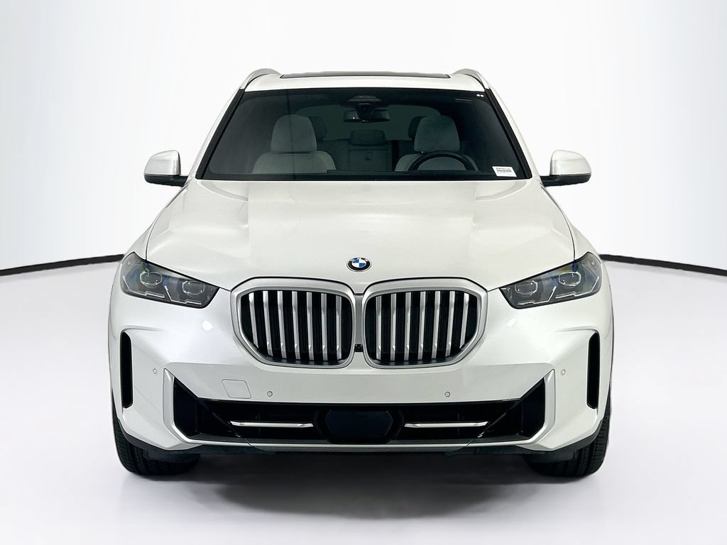 Certified 2024 BMW X5 xDrive40i w/ Premium Package AWD/4WD image 2