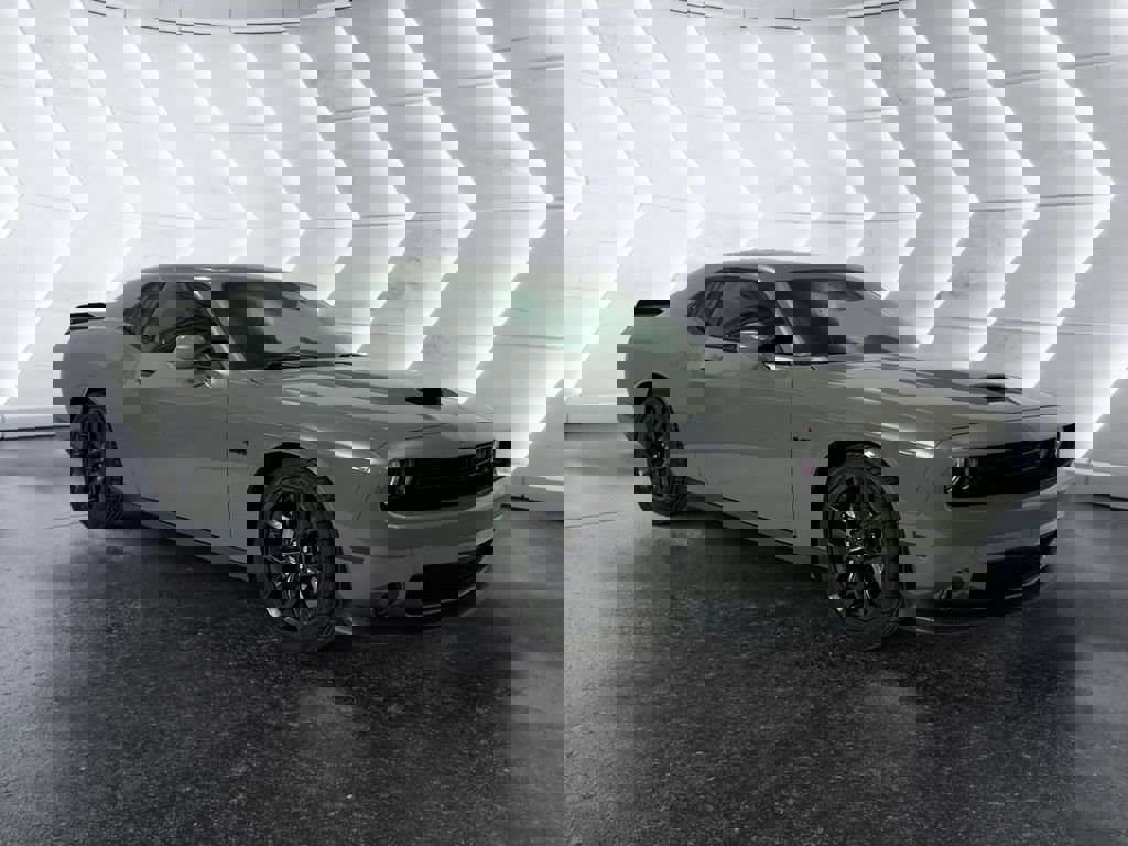 Used 2023 Dodge Challenger R/T w/ Plus Package image 1