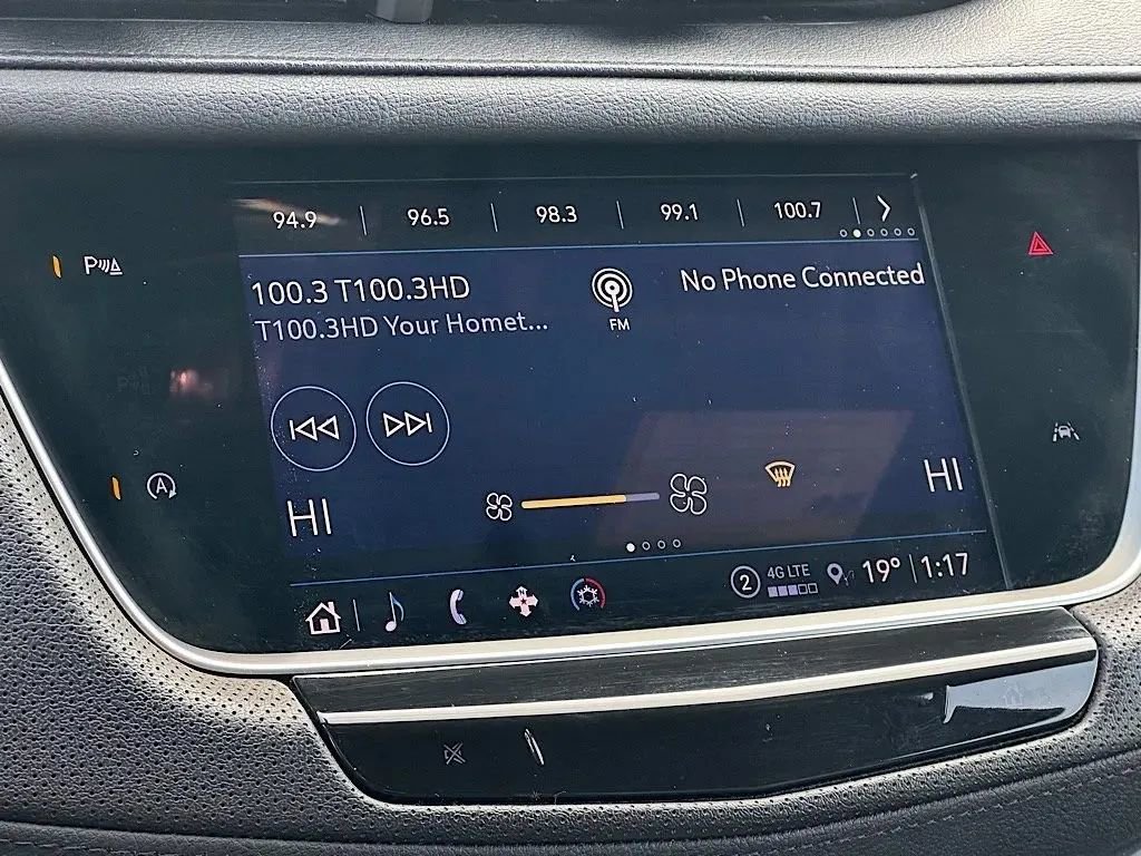 Used 2022 Cadillac XT6 Luxury image 29