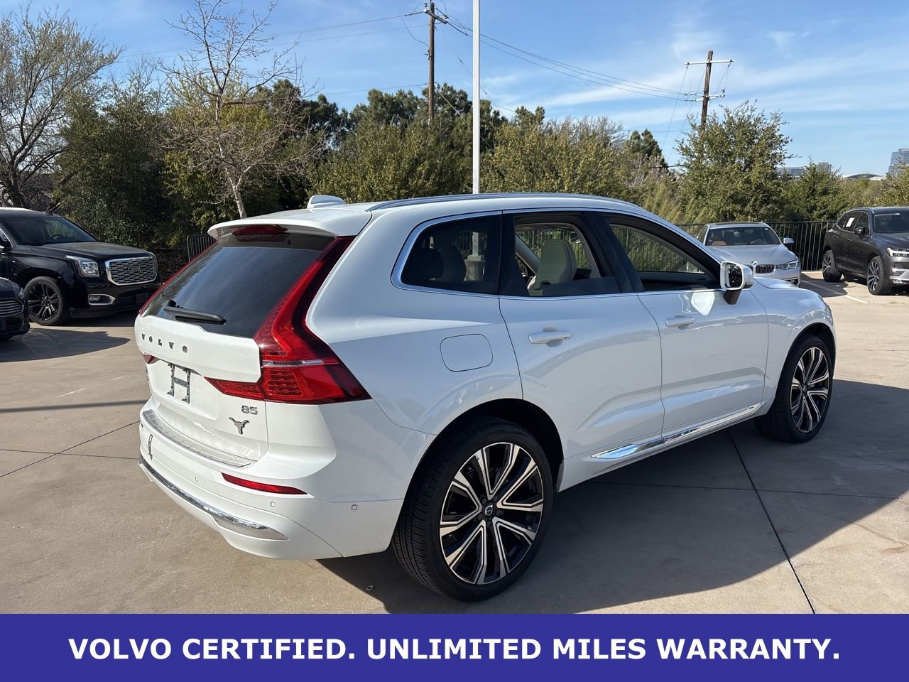 Used 2023 Volvo XC60 B5 Ultimate w/ Climate Package image 5